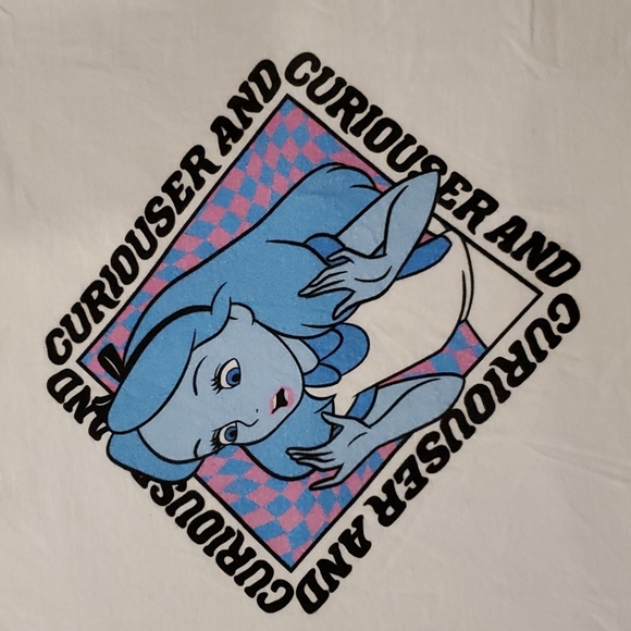 Alice in Wonderland graphic tee Hot Topic ''Curiouser and Curiouser' Lg. - Picture 2 of 3